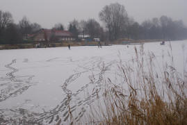 Heimatverein Warendorf: Wintervergnügen auf dem Eis des Emssees