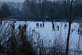 Heimatverein Warendorf: Wintervergnügen auf dem Eis des Emssees